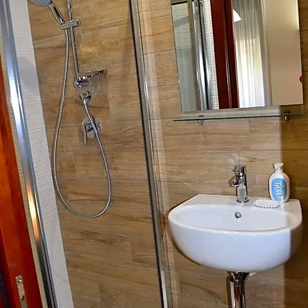 162 Bed & Breakfast 3*