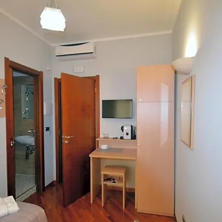 162 Bed & Breakfast 3*