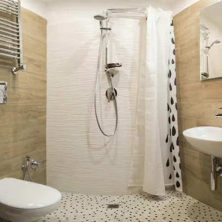 162 Bed & Breakfast 3*